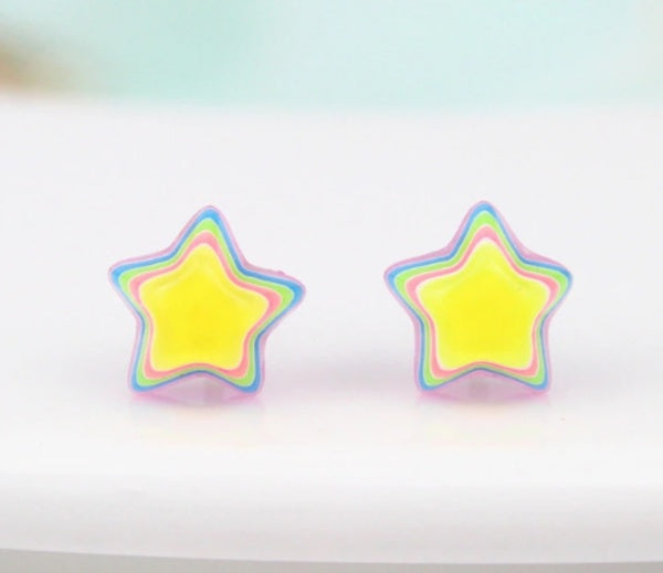 Dainty Fun Star Earrings