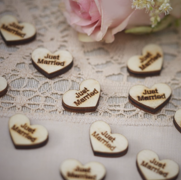 Heart Wood Confetti "Just Married"