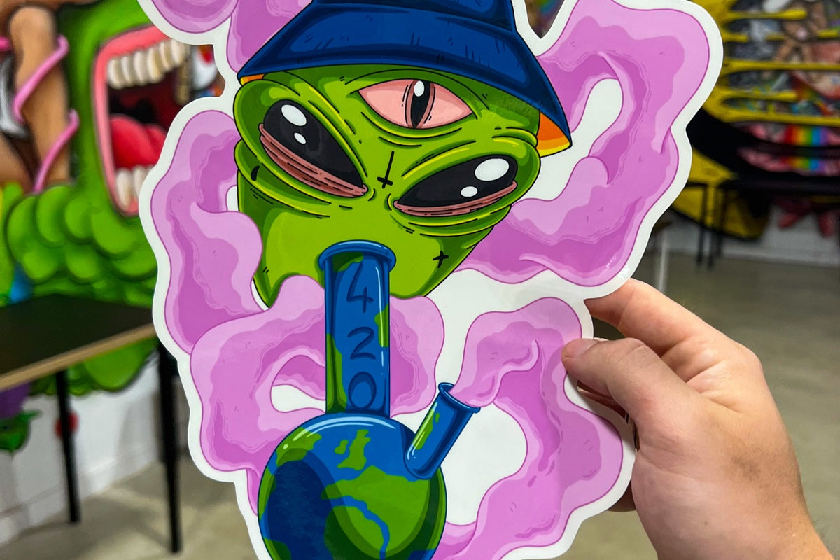 GIANT | Alien Sticker