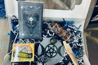 888crate November 2024 Divination & Metaphysical Box