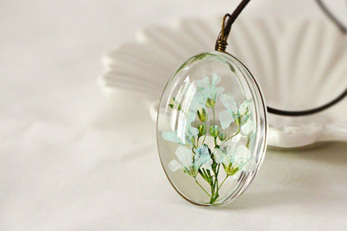 Glass-Preserved Flower Necklace