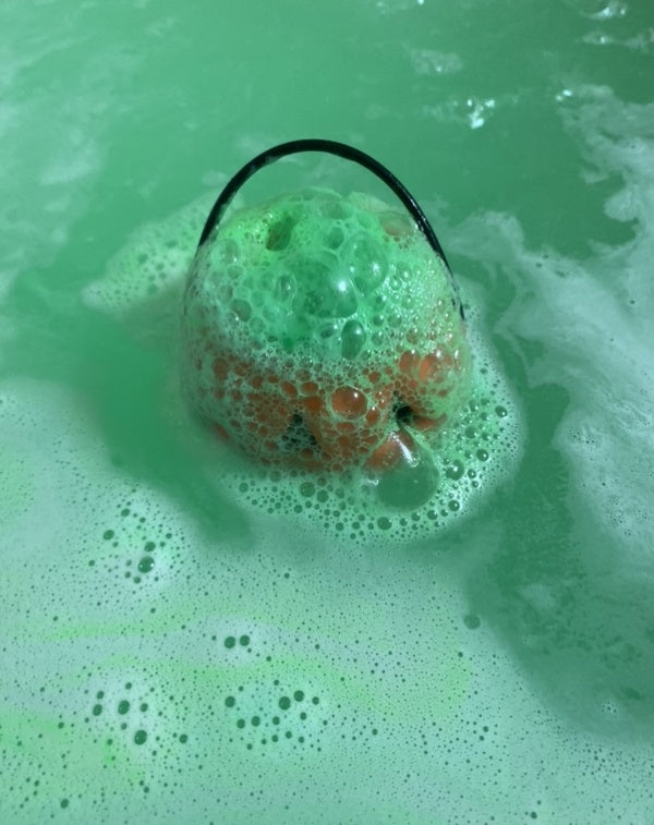 Pumpkin pail bath bomb