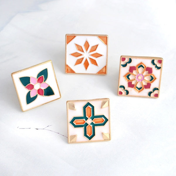 Retro Flower Pin